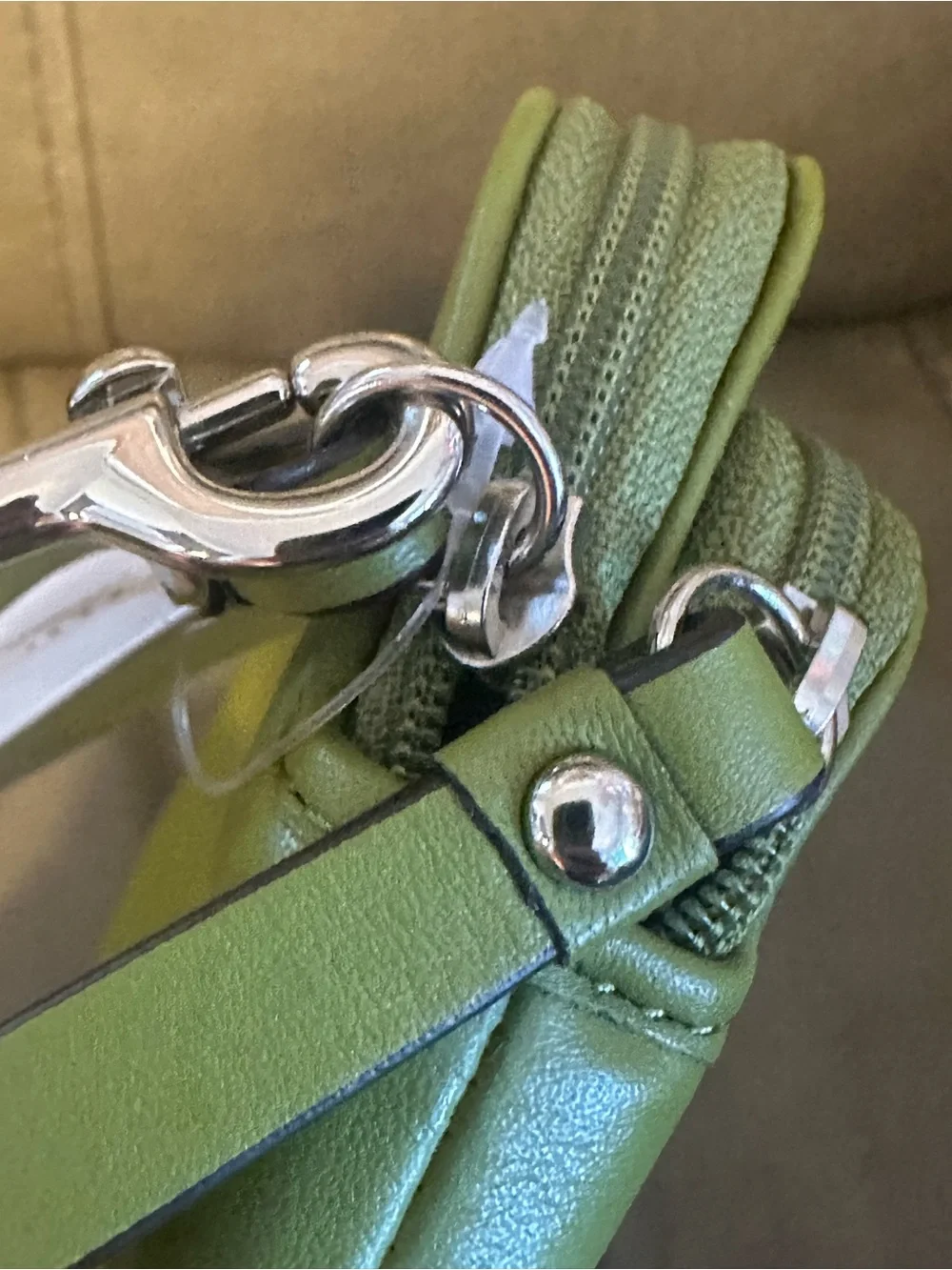 NWT Coach Grass Green Daisy Wristlet Clutch Silver Y2K Wallet - Picture 3 of 9